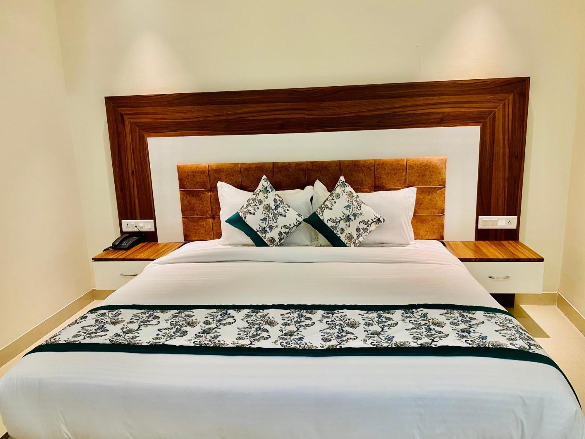 Hotel White House Walking Distance From Golden Temple- With Parking アムリトサル エクステリア 写真